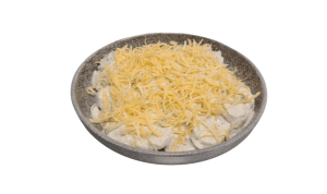 Aardappelgratin truffel met kaas op een bordje